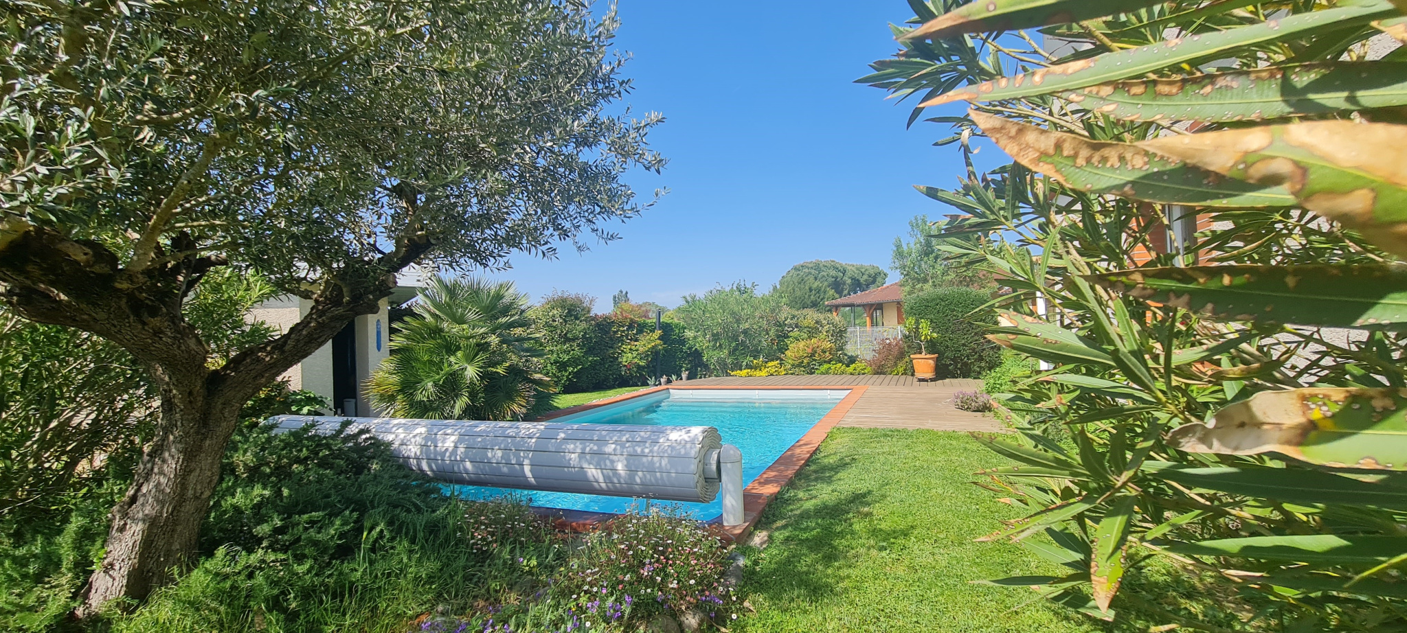 Belle maison T5 140 m2 habitables avec Piscine, Véranda et Double Garage-Proche Commodités et Gare